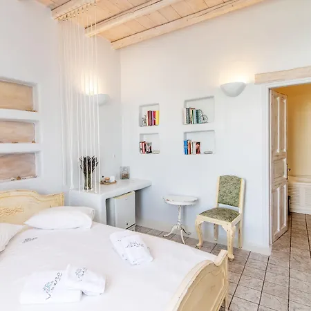 Vincenzo Family Πανσιόν Τήνος